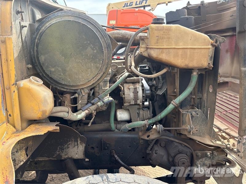 International 4000 6x4 T/A Dump Truck Autobasculanta