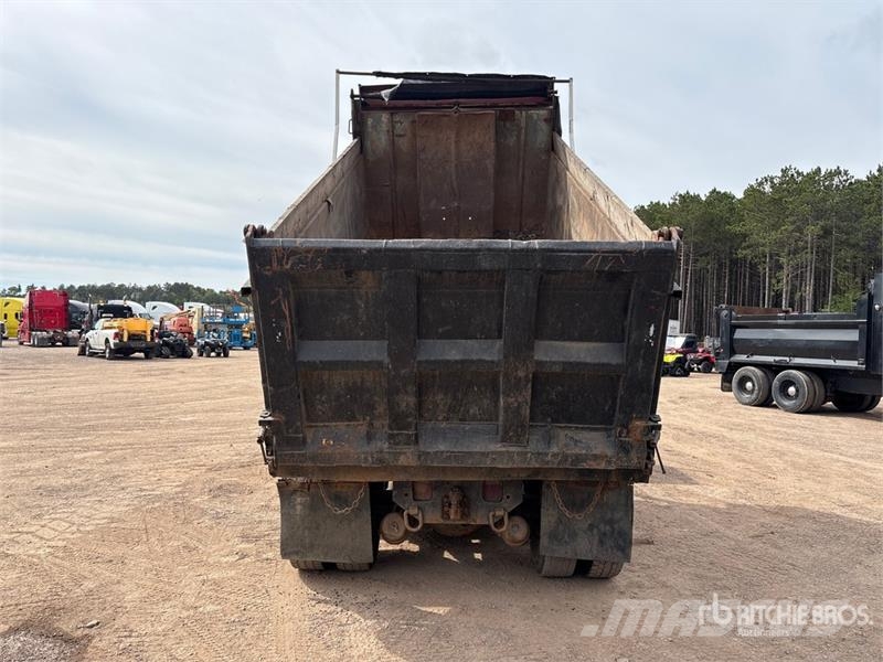 International 4000 6x4 T/A Dump Truck Autobasculanta