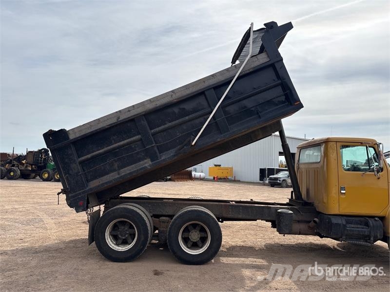 International 4000 6x4 T/A Dump Truck Autobasculanta