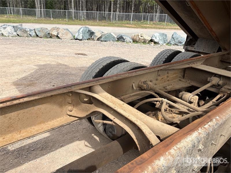 International 4000 6x4 T/A Dump Truck Autobasculanta