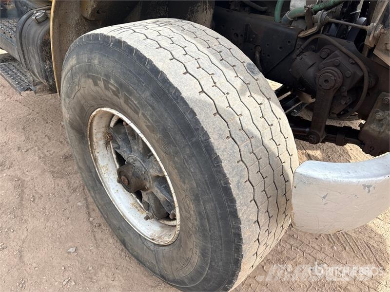 International 4000 6x4 T/A Dump Truck Autobasculanta