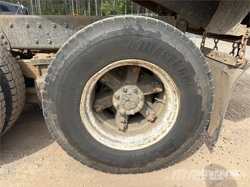 International 4000 6x4 T/A Dump Truck Autobasculanta