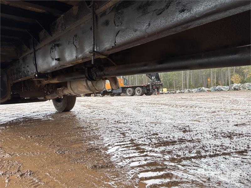 International 4300 Samochody ciężarowe ze skrzynią zamkniętą