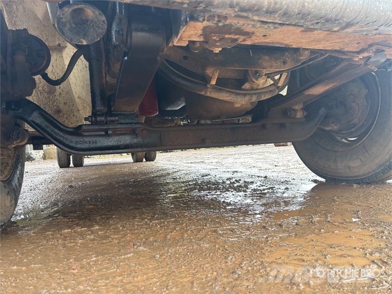 International 4300 厢式货车