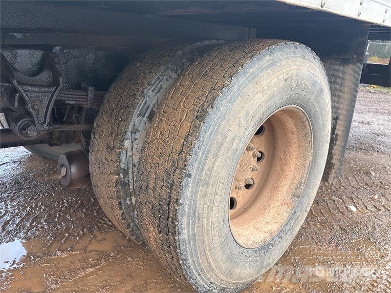 International 4300 厢式货车