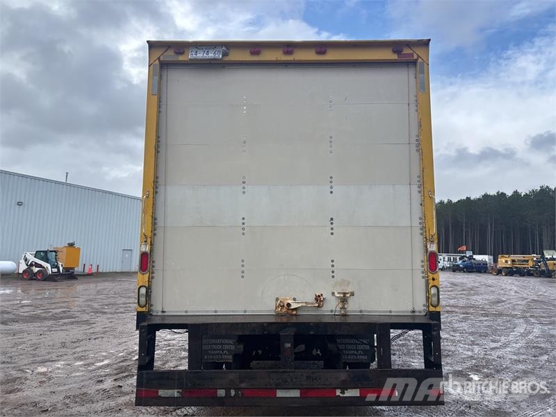 International 4300 厢式货车