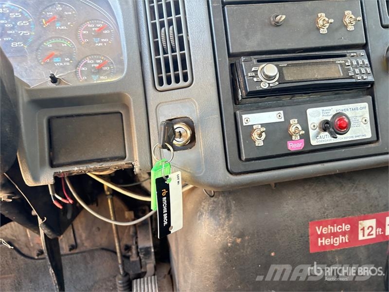 International 4300 Nostolava-autot