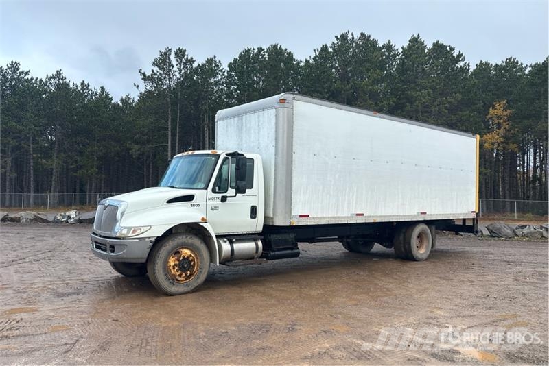 International 4300 厢式货车