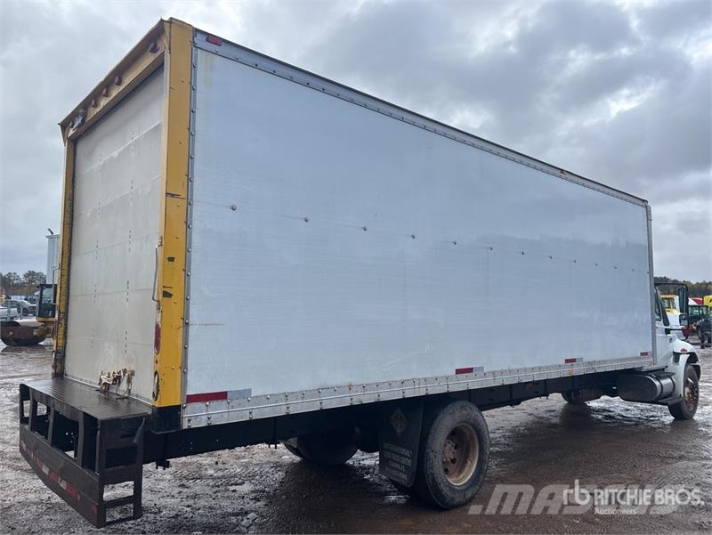 International 4300 탑차 트럭