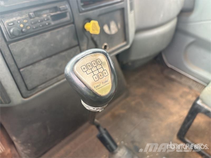 International 4300 厢式货车