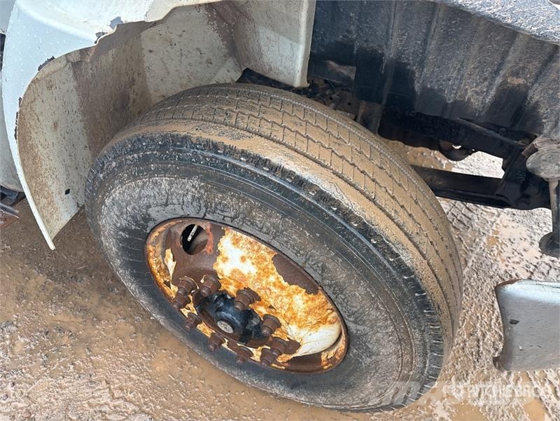 International 4300 厢式货车