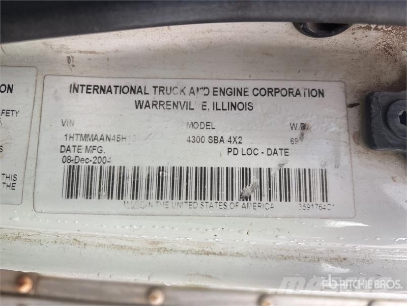 International 4300 厢式货车