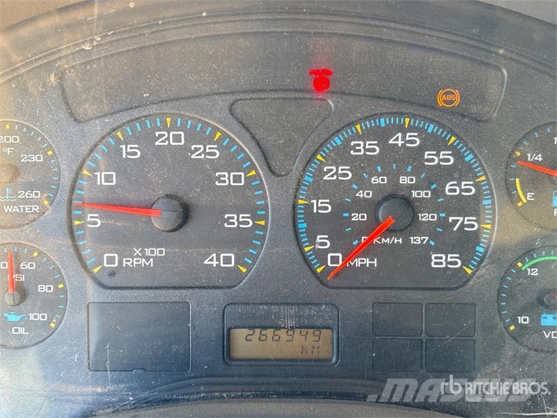 International 4300 Nostolava-autot
