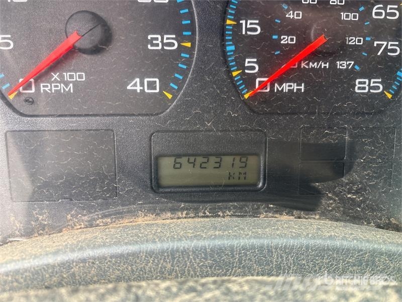International 4300 厢式货车