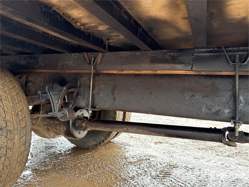 International 4300 Samochody ciężarowe ze skrzynią zamkniętą