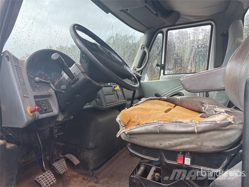 International 4300 厢式货车