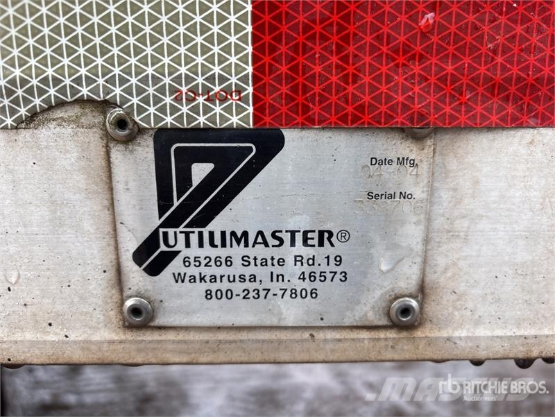 International 4300 Samochody ciężarowe ze skrzynią zamkniętą