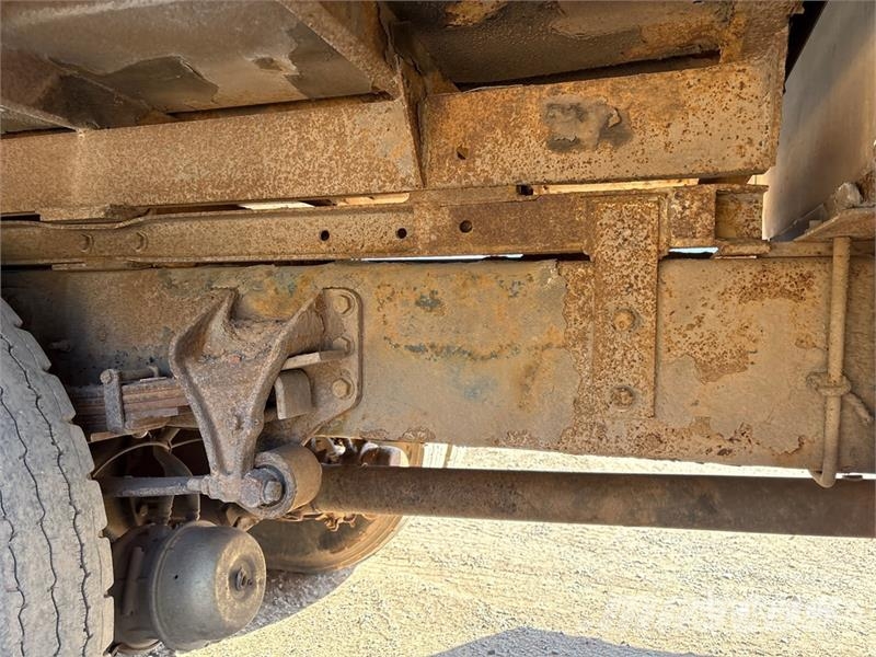 International 4300 Nostolava-autot