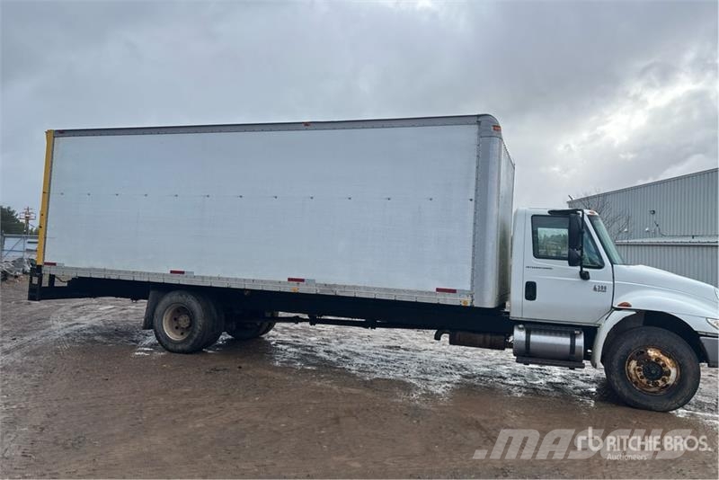 International 4300 厢式货车