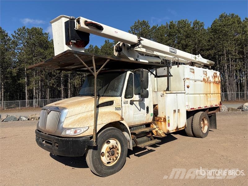 International 4300 Nostolava-autot