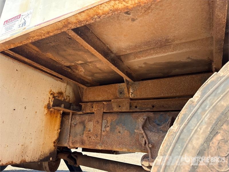 International 4300 Nostolava-autot
