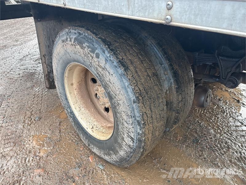International 4300 厢式货车