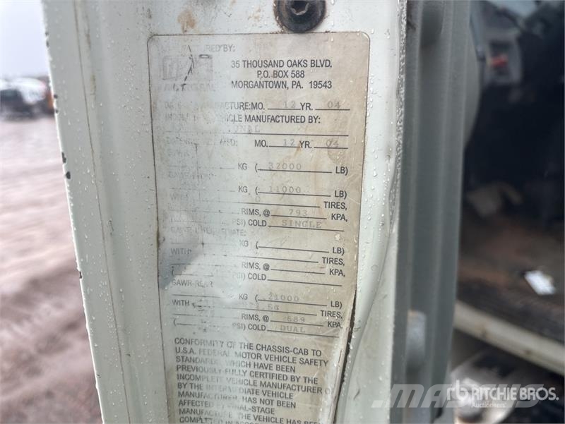 International 4300 厢式货车
