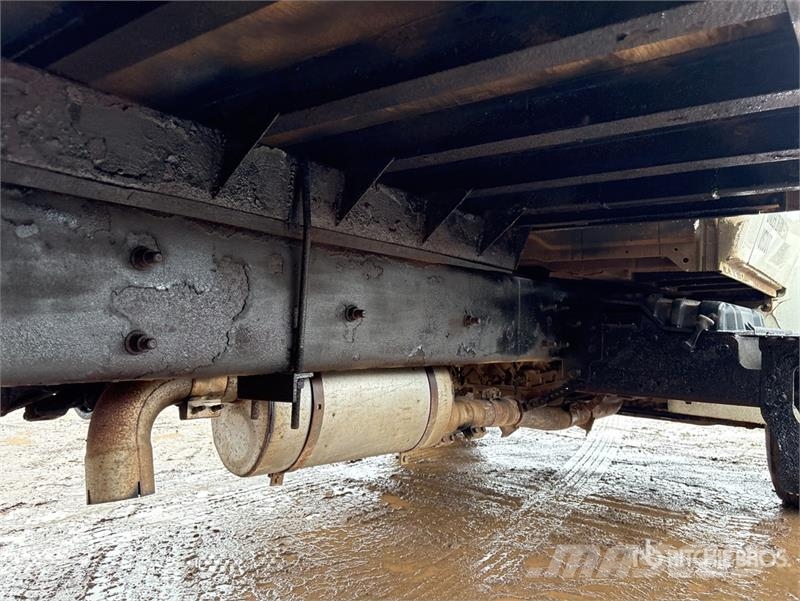 International 4300 Samochody ciężarowe ze skrzynią zamkniętą