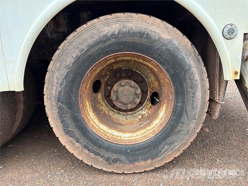 International 4400 المنصات الهوائية المثبتة على شاحنة