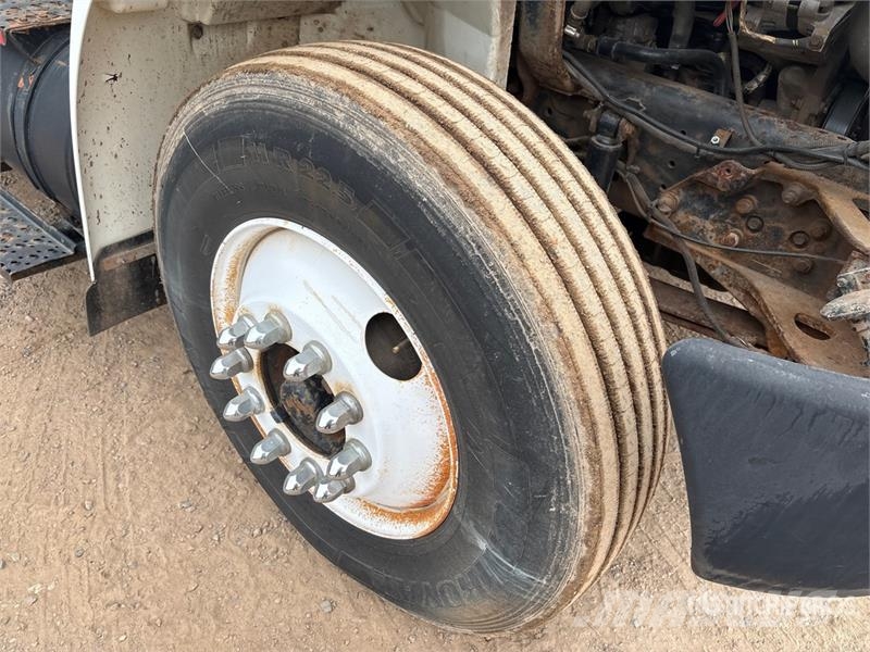 International 4400 Автовишки на базі вантажівки