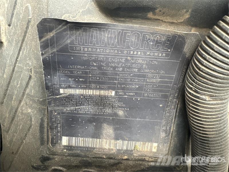 International 4400 Автовишки на базі вантажівки