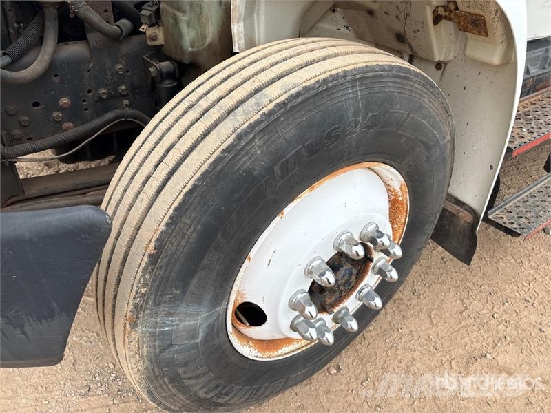 International 4400 Автовишки на базі вантажівки
