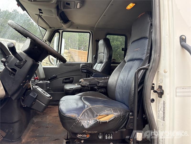 International 4400 المنصات الهوائية المثبتة على شاحنة