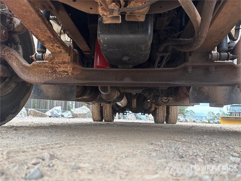 International 4400 Автовишки на базі вантажівки