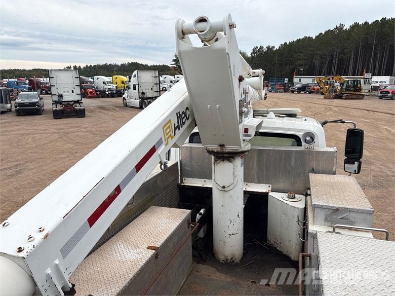 International 4400 Автовишки на базі вантажівки