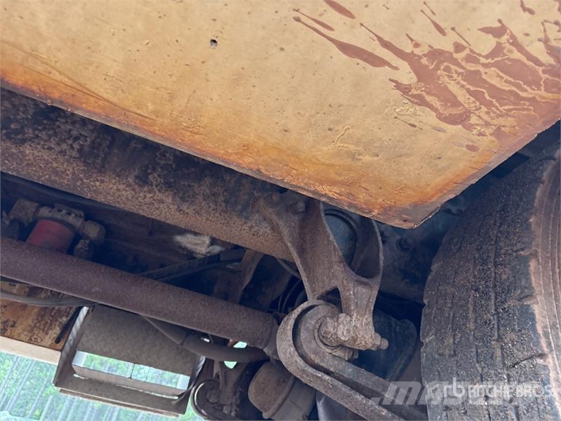 International 4400 المنصات الهوائية المثبتة على شاحنة