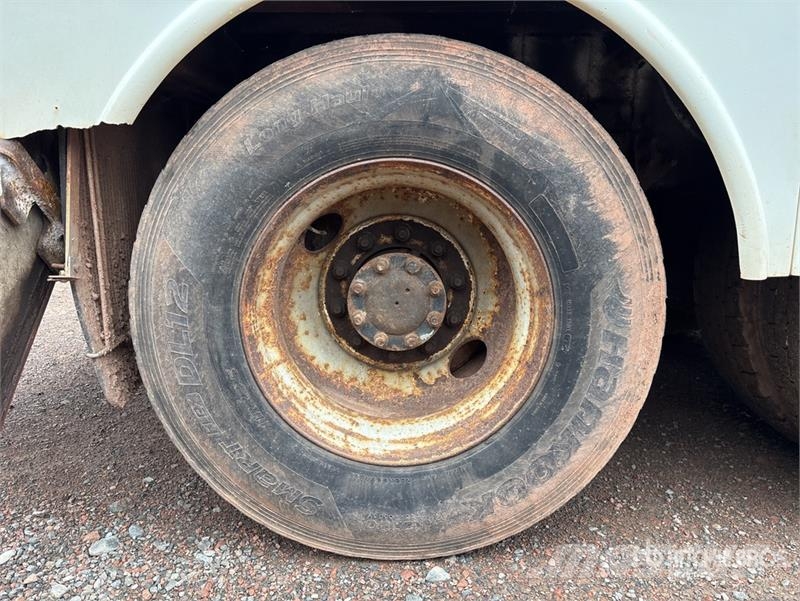International 4400 المنصات الهوائية المثبتة على شاحنة