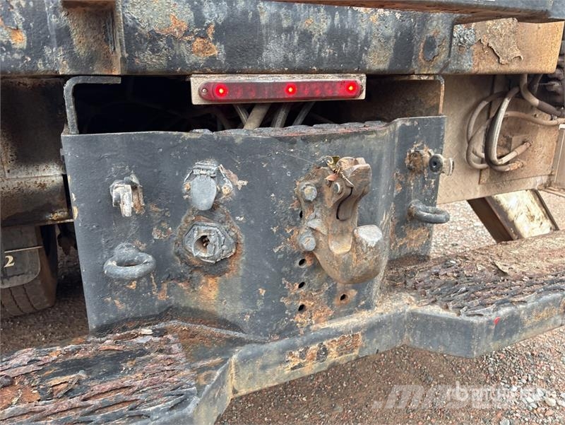 International 4400 المنصات الهوائية المثبتة على شاحنة