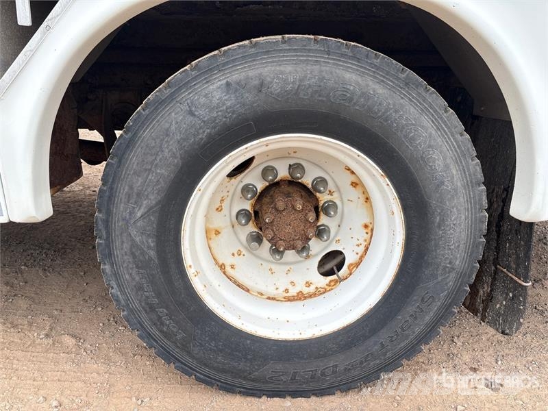 International 4400 Автовишки на базі вантажівки
