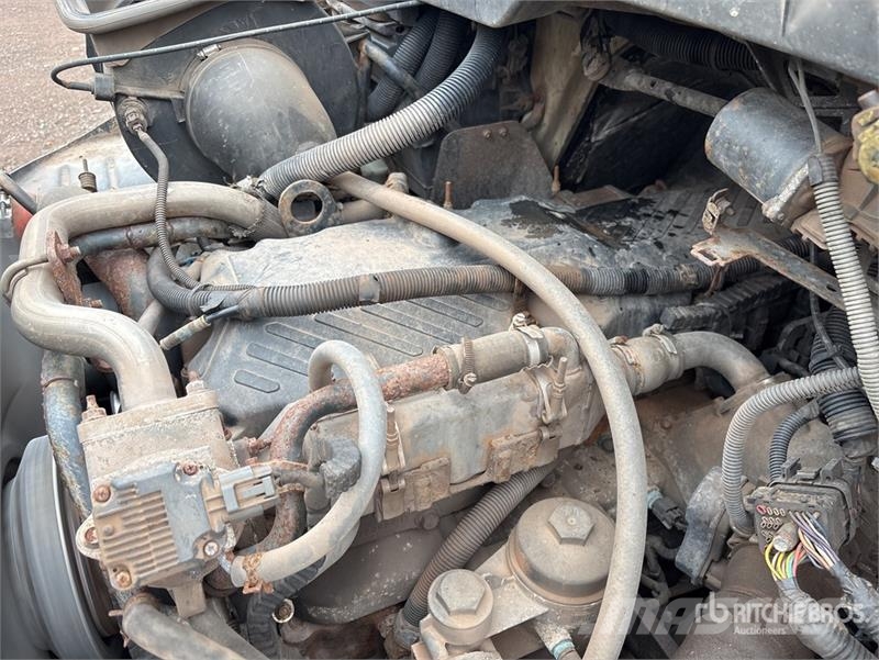 International 4400 المنصات الهوائية المثبتة على شاحنة