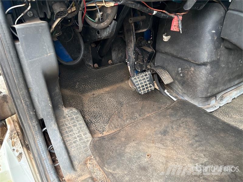 International 4400 Автовишки на базі вантажівки