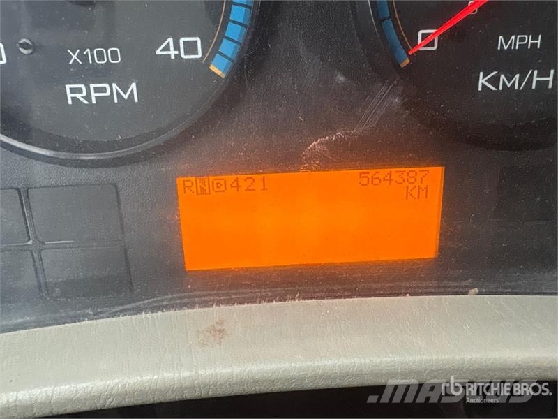 International 4400 Автовишки на базі вантажівки