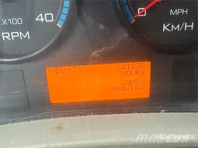 International 4400 Автовишки на базі вантажівки
