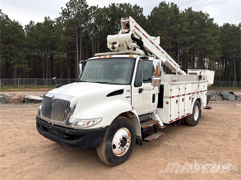 International 4400 Автовишки на базі вантажівки