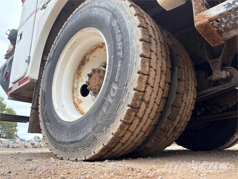 International 4400 Автовишки на базі вантажівки