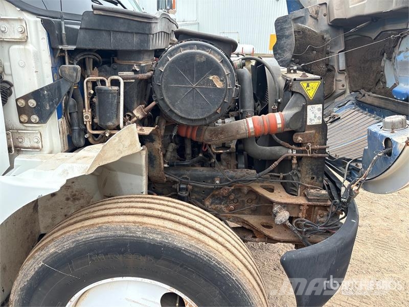 International 4400 Автовишки на базі вантажівки