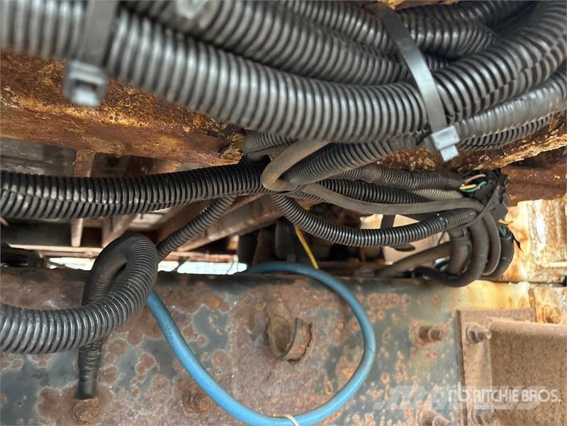 International 4400 المنصات الهوائية المثبتة على شاحنة
