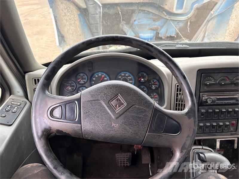 International 4400 Автовишки на базі вантажівки