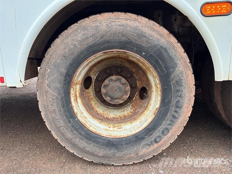 International 4400 المنصات الهوائية المثبتة على شاحنة