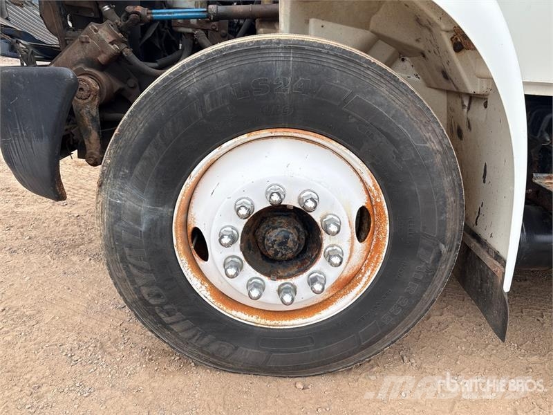 International 4400 Автовишки на базі вантажівки